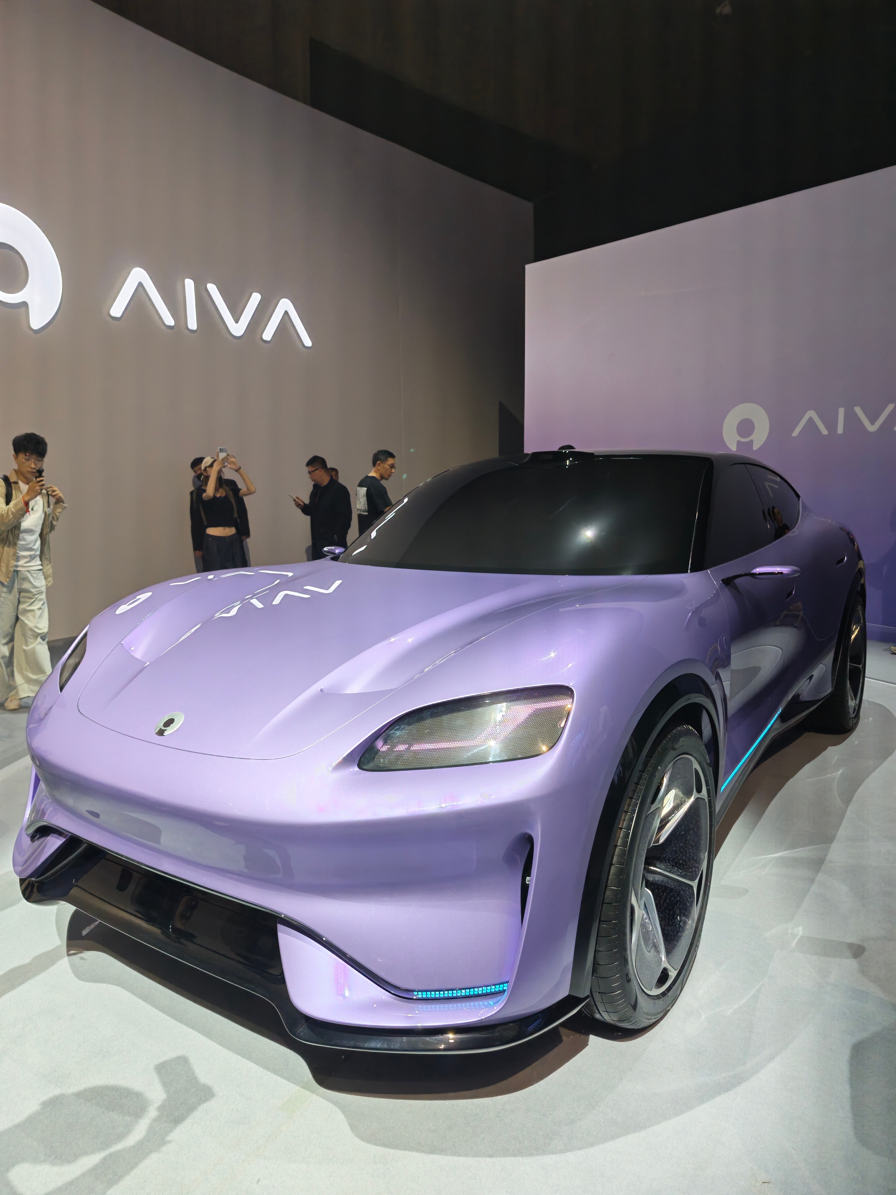 赛豆科技旗下品牌AIVA，首款概念车实车，第一眼的感觉就是大，尺寸真不简单，视