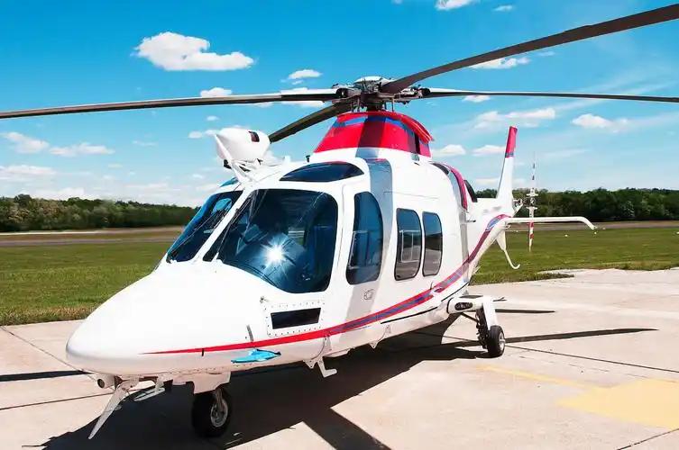 这才是过河不忘造桥人[赞]4月2日，张雪公开表示，最近因为张雪摩托车在世界锦标