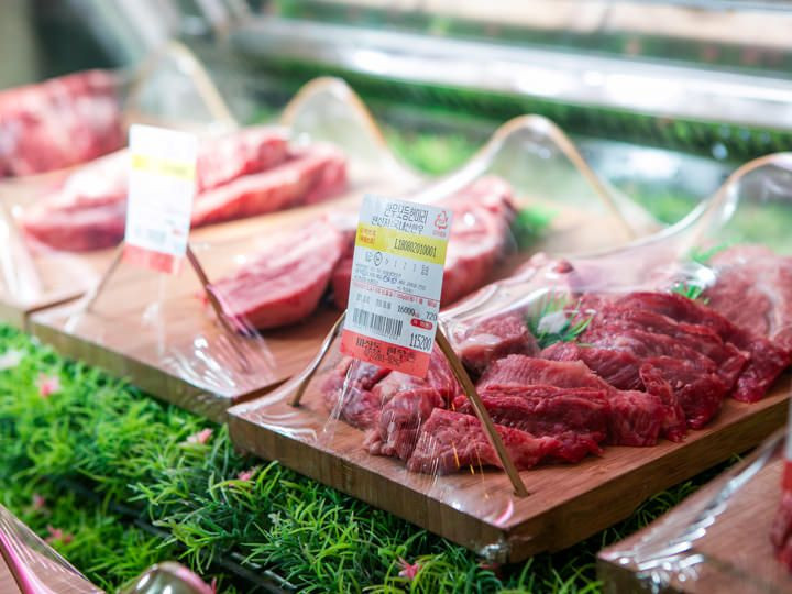 韩国人真的吃不起肉吗？Grok回答：肉类消费数据：根据2020年数据，韩国人均肉