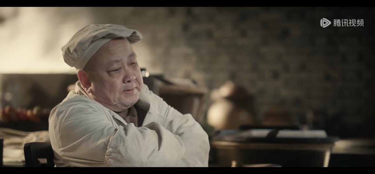 《主角》长相差年龄又老的廖耀辉，为啥敢在后厨横着走，三个扎心的真相让所有人都不敢