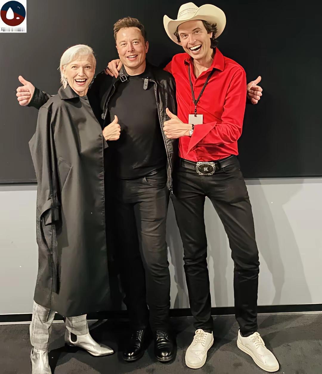 马斯克兄弟这身高差也太吸睛了！合影里弟弟明显比一米八八的马斯克高出大半个头，目测