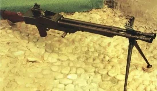 20世纪70年代，武汉军区为解决民兵武器短缺问题，对大量退役的“捷克式”轻机枪（