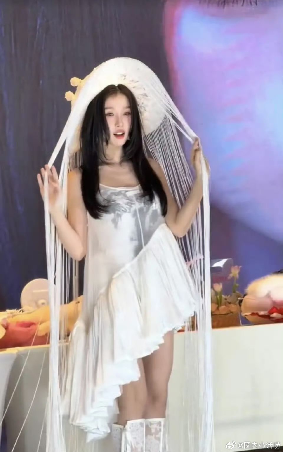 🐟粉一直吹的这个帽子造型是抄张艺凡的吧？记得当时挺出圈的