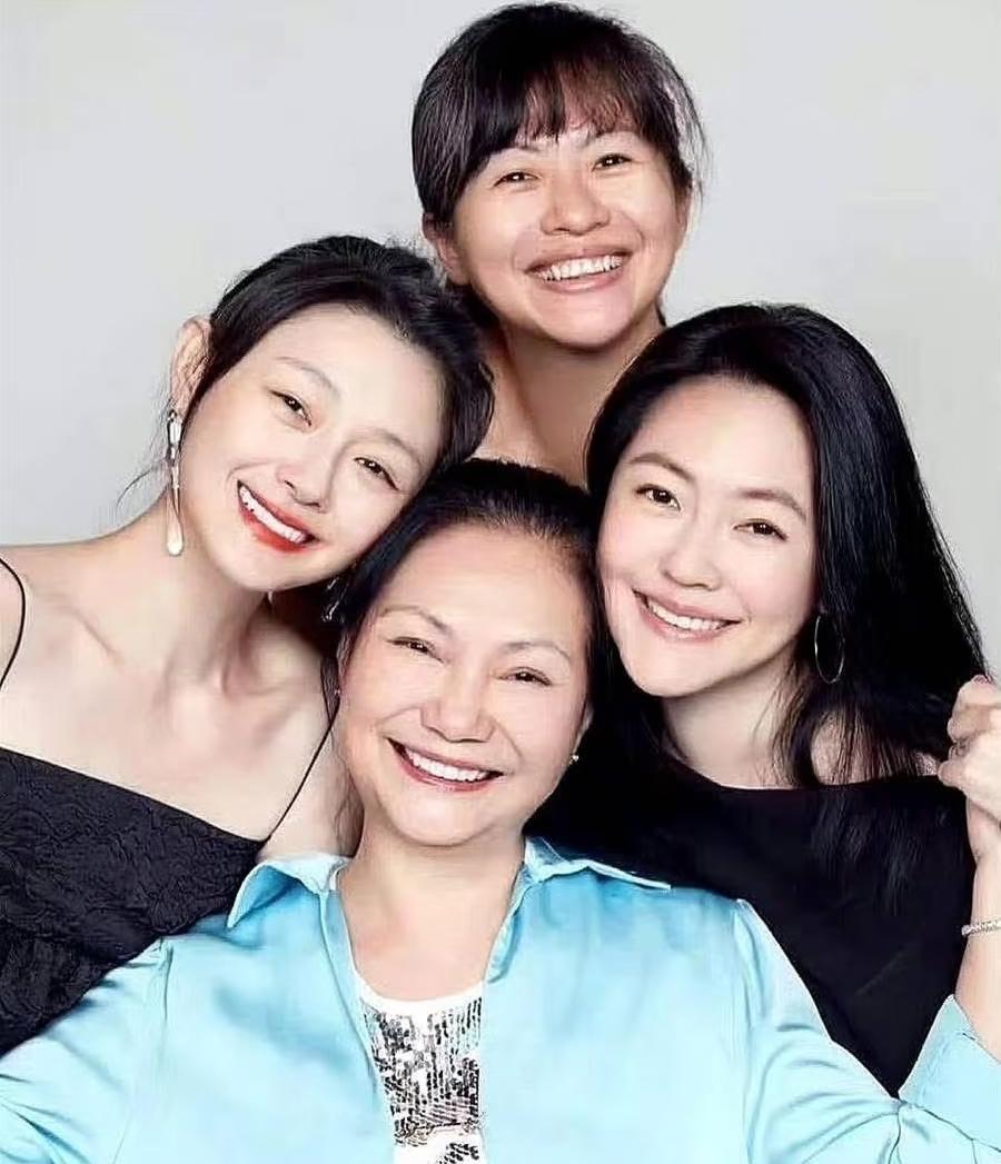 先不论网上的信息是真是假，单从实际常人做法来说，我觉得大s妈妈争取一部分财产无