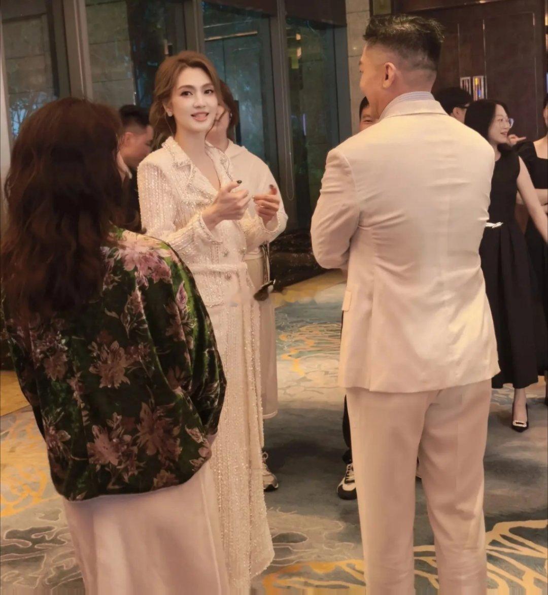 年近60的女演员，状态像20来岁的，德艺双馨没有绯闻。