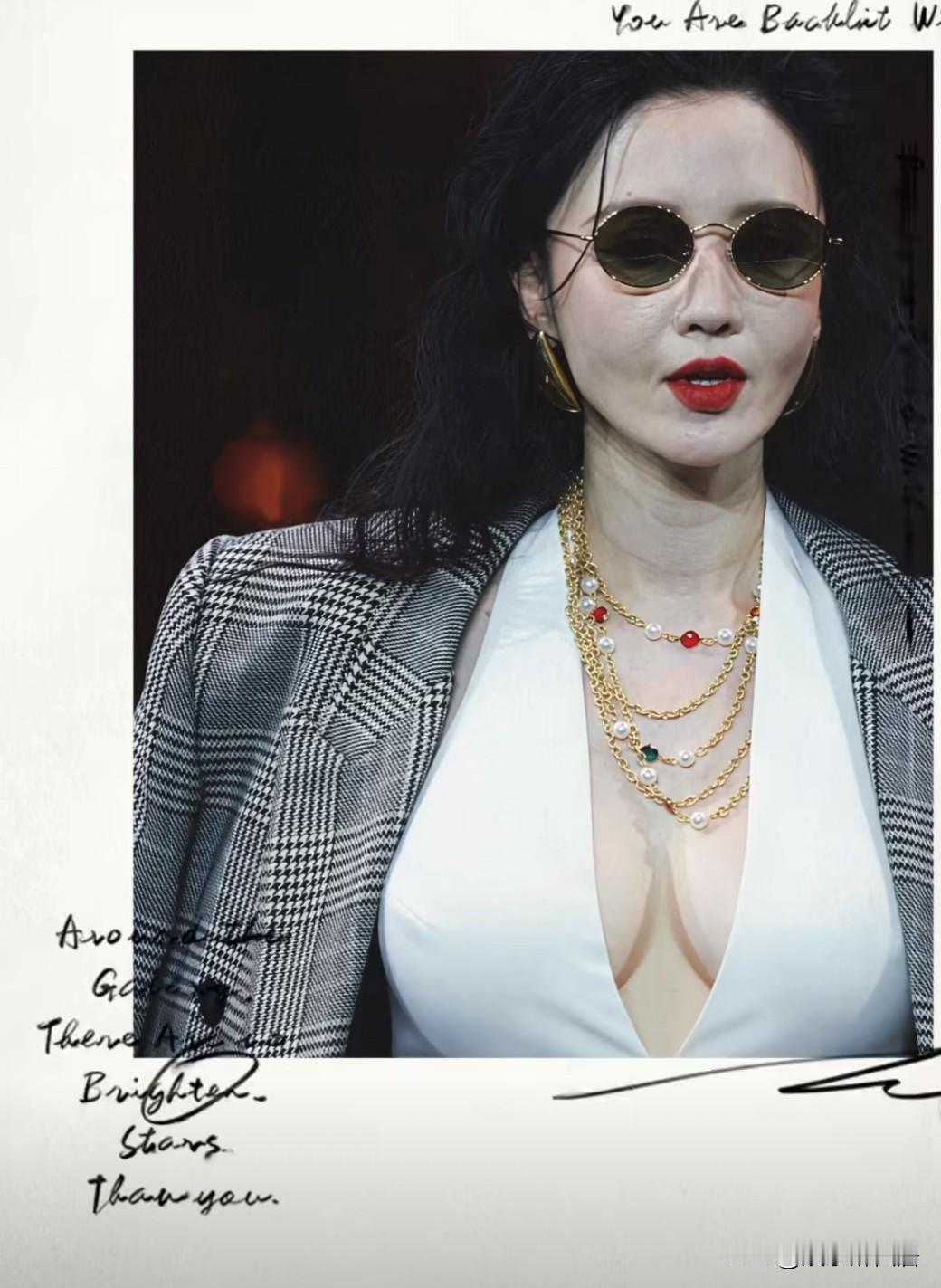 张萌彻底完了，近看不了一点，在这个被美化过度的社会里，有的女人就如同别人的生