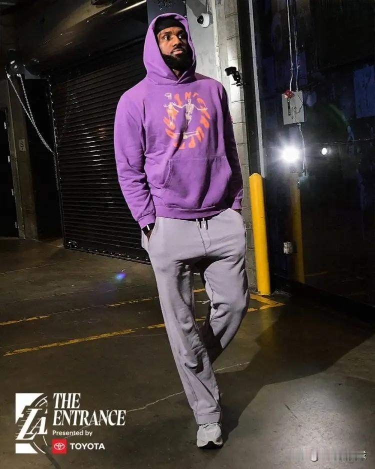 ESPN真是太看得起湖人巨星詹姆斯了！明天湖人将会坐镇主场迎来和勇士的焦点战，今