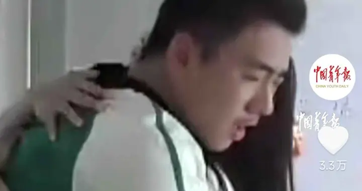 梦见妈妈去世吓得大哭? 男孩反常举动让全网破防, 原来如此