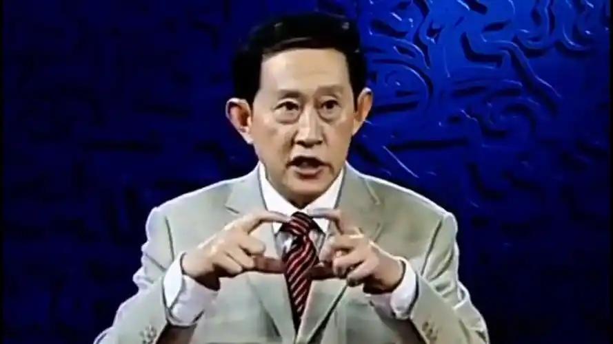 王立群教授一针见血地指出：“战争结束后，政客们握手言和，瓜分地盘；将军们则加官晋