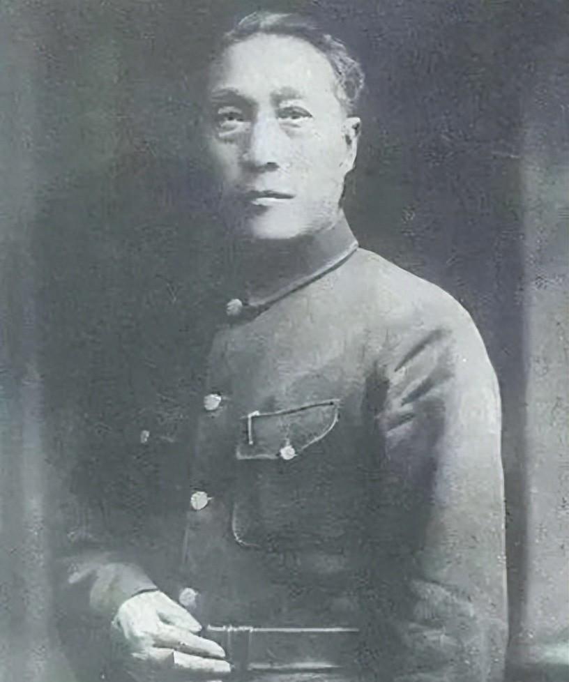 1958年5月22号中午，伊阳小寺村，王国栋从木业组拿把斧头，先砍申秋喜，再伤申