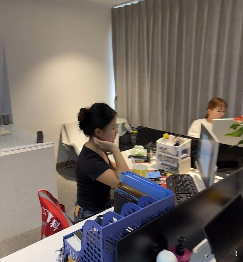 今天给员工关系hr给气完了[捂脸哭]公司上个月入职了一个工程师，在核实工资工资流水