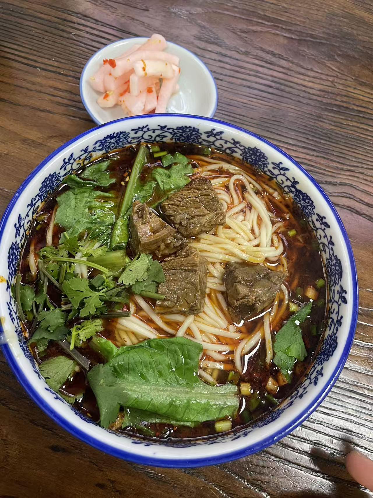 新的一年想多陪陪谁四川人的早餐离不开跳水泡菜！