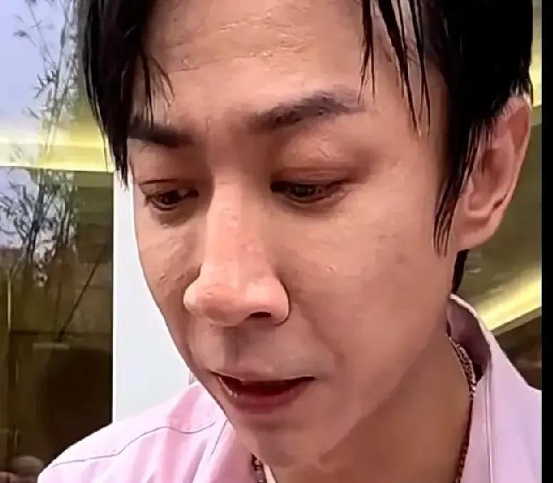 就凭我这样的大妈，都看不上张维伊。就算他看上我，我也不答应。[捂脸哭][捂脸哭][捂