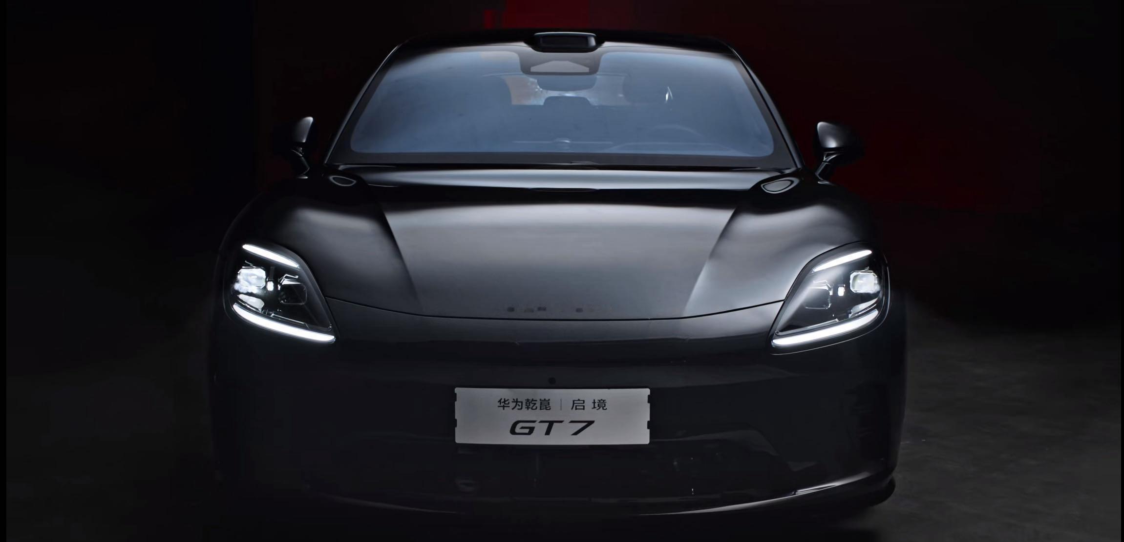 黄景瑜和启境GT7帕米尔黑的适配度直接焊死了！谁能拒绝黄景瑜的黑色座驾专为鲸鱼