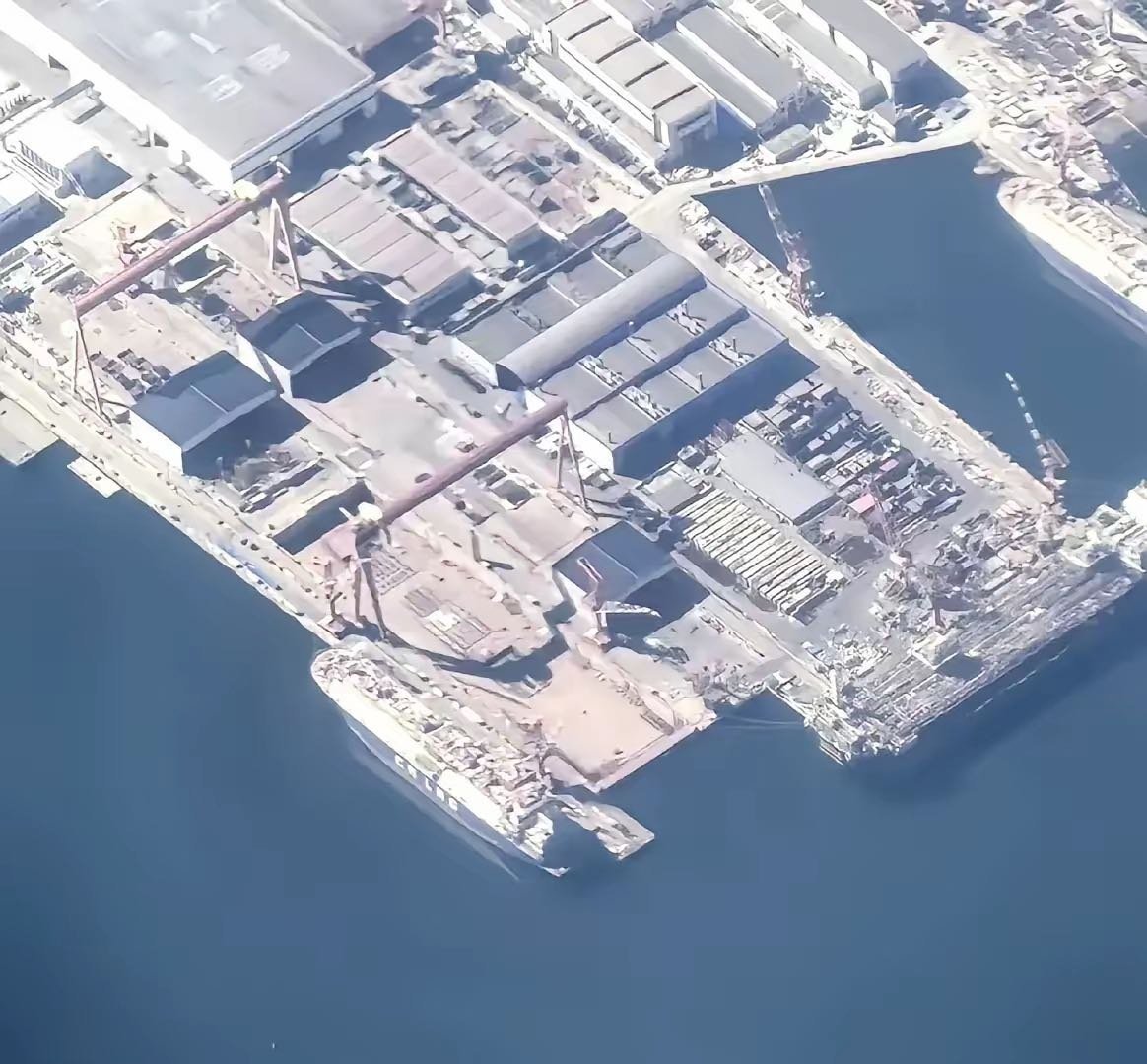 北方某地空中照片[并不简单]棚子下的东西不同寻常[滑稽笑]图源网络烽火问鼎计划