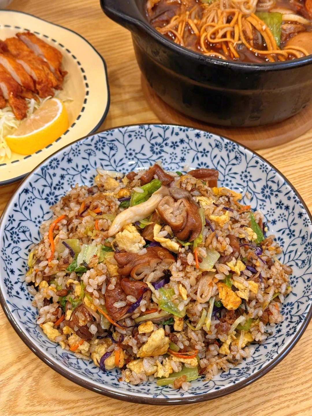 哄不好了，必须有碗肥肠炒饭配烫烫的砂锅才行美食日常美食日记美食分享美食教程