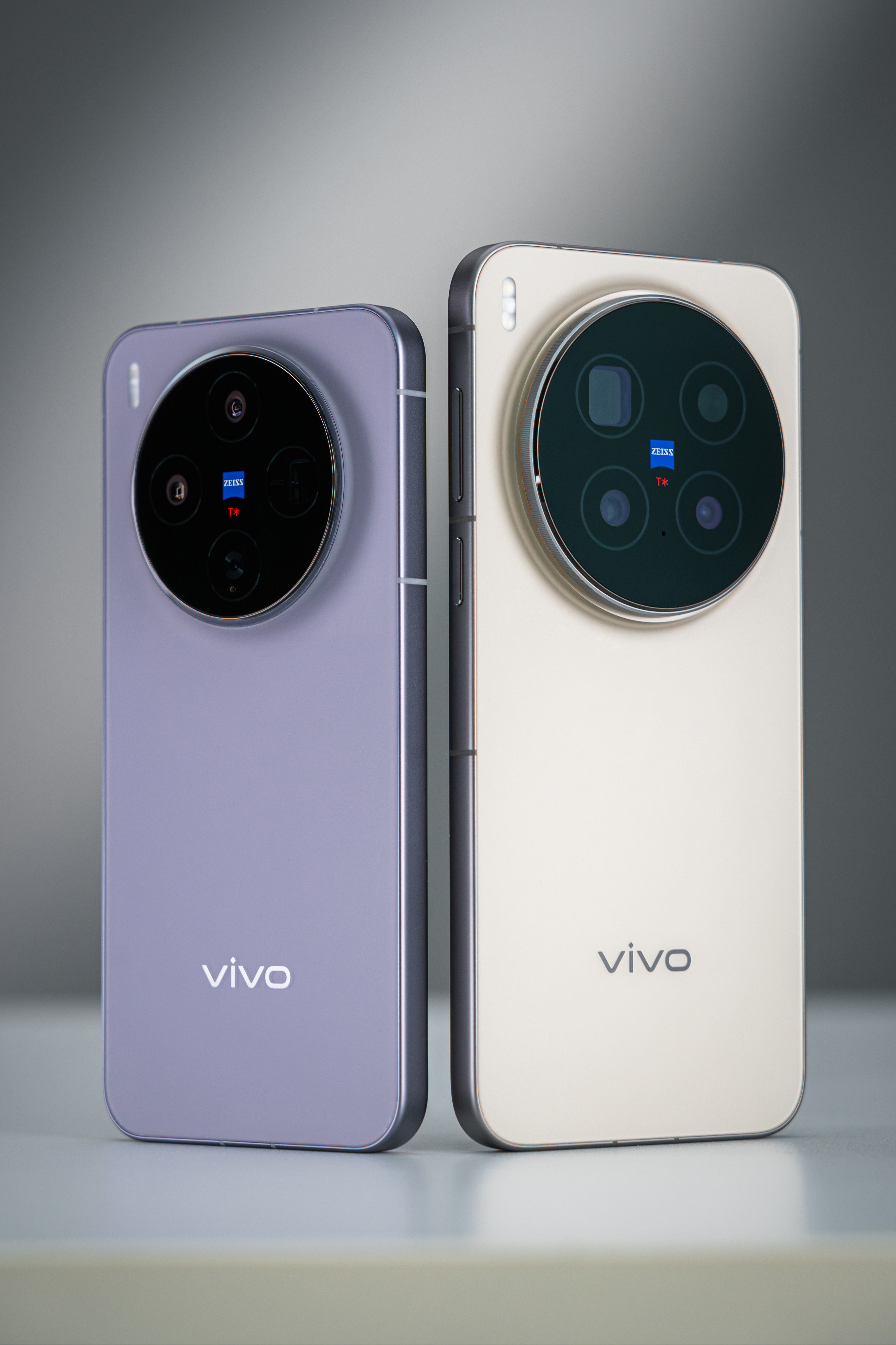 这次对vivoX300系列设计的感受，估计“简单、高级、纯粹”，这三个词的出现