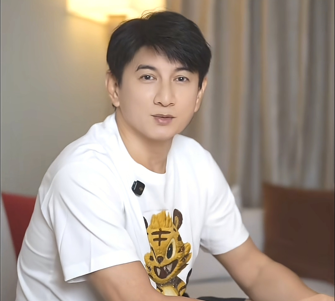 曾经的拼命三郎吴奇隆，为什么说不再拍戏了？不要惋惜，这可不是过了热度而隐退的，我认为是换赛道了，人生
