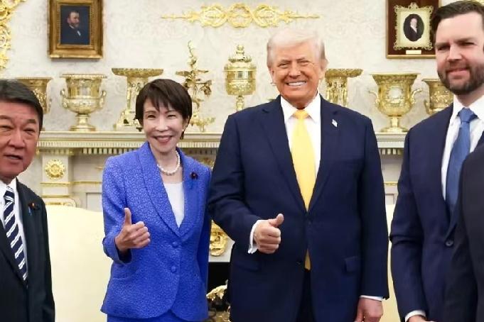 昨晚，日本《共同社》发文报道:“高市内阁支持率上升了3个百分点至72%；65%的