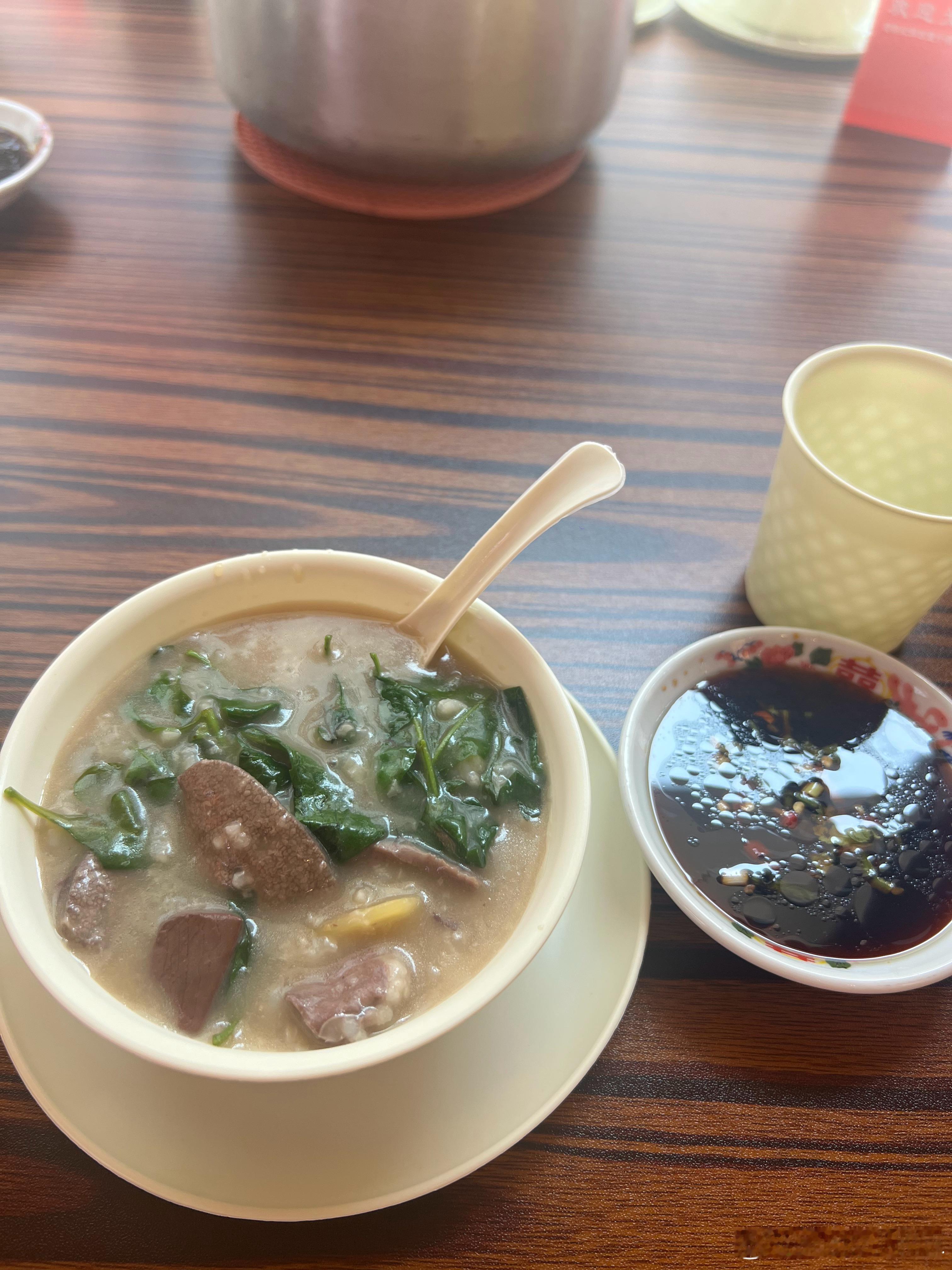 和Boss吃完广式午饭再去喝咖啡，美好的一天就这样悄悄溜走了，哈啊哈哈...