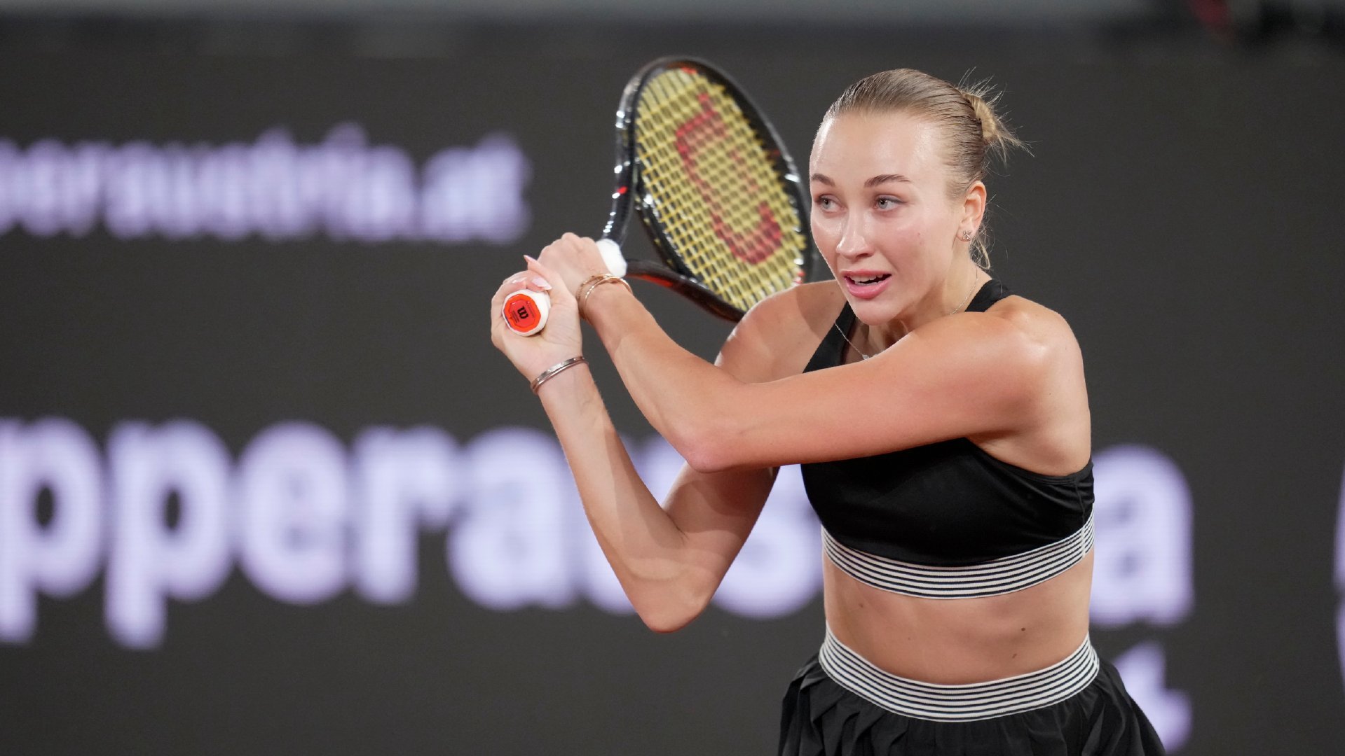 安德列娃斩获赛季第二冠🏆WTA500林茨站决赛，头号种子米拉·安德列娃以1-6