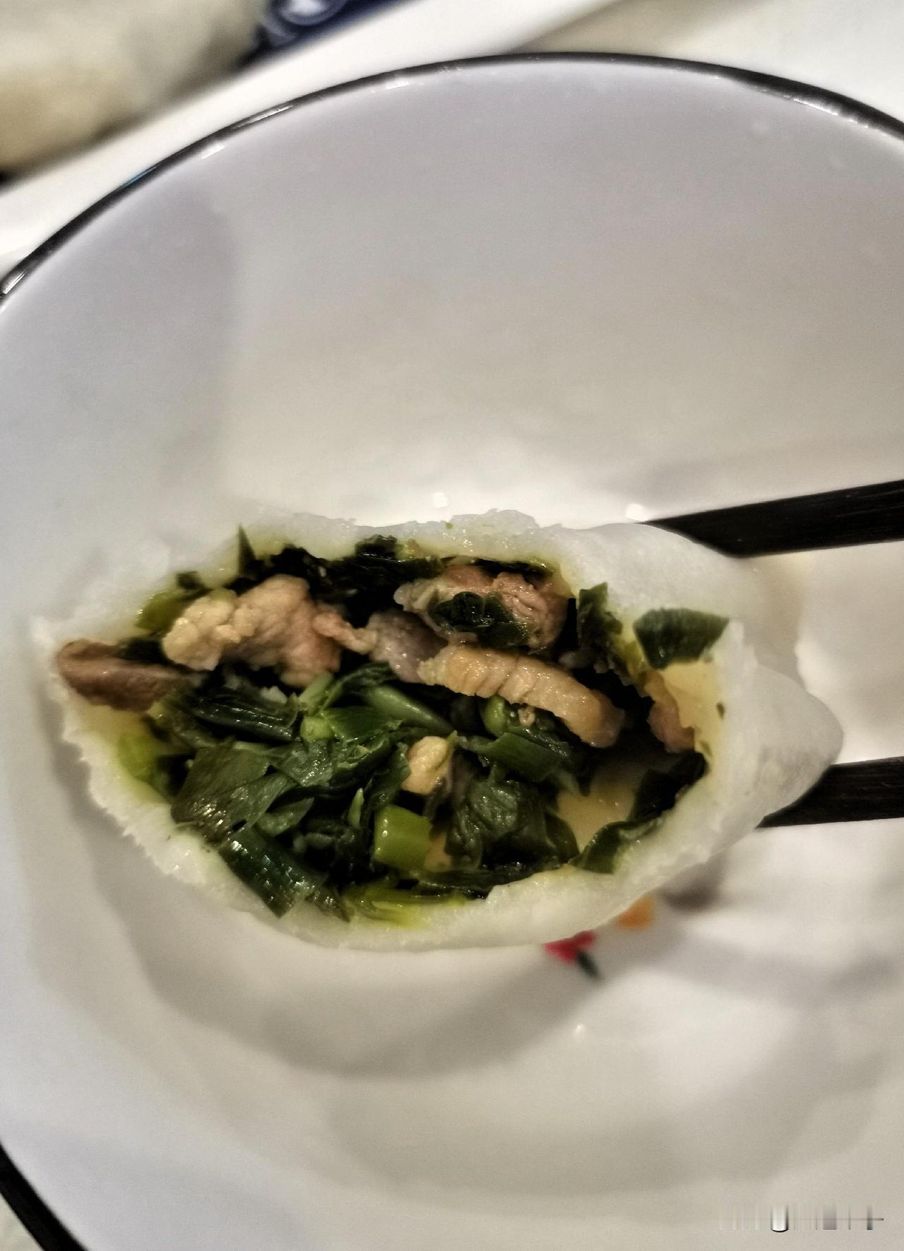 我吃过，今天中午我包山麻楂肉丁包子了！昨天星期六休息，早上我和我家先生去二七