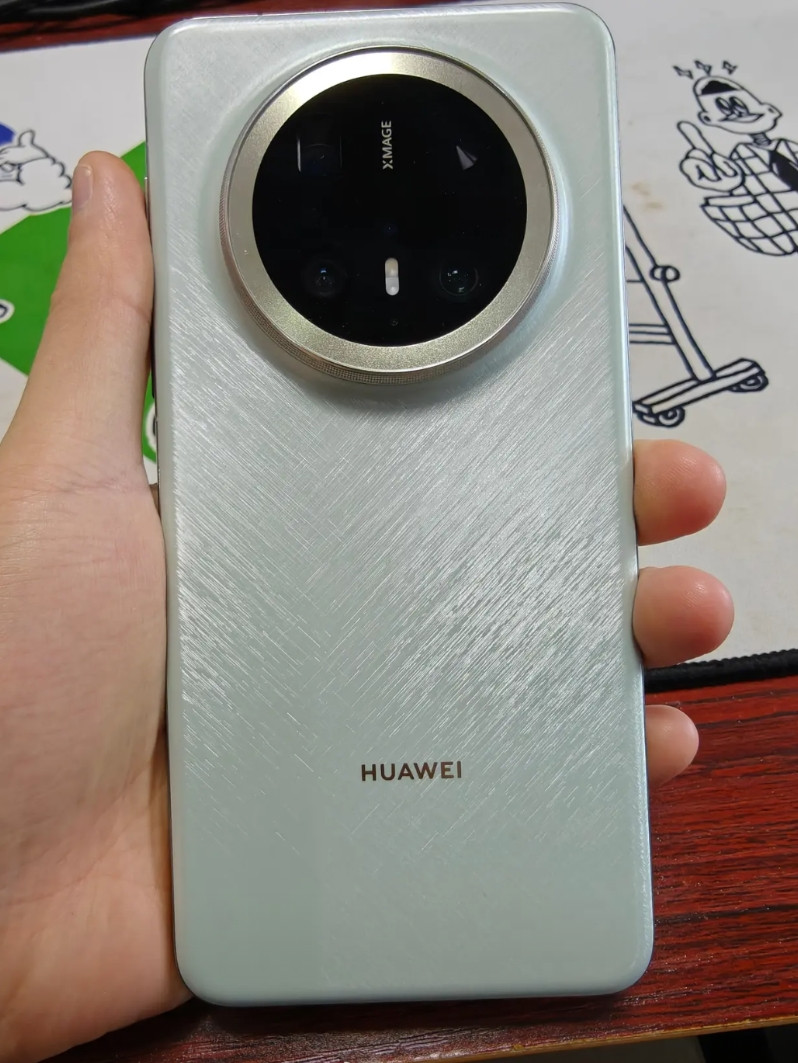 最近看到华为Pura80系列和华为Nova14系列可以回退系统的事情，作为首发入