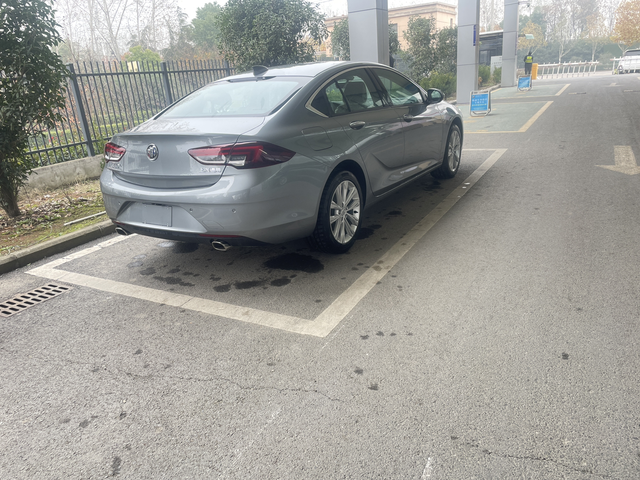 提车交作业了一直在纠结买领克03还是君威后面对比了性价比还是君威稍微高一