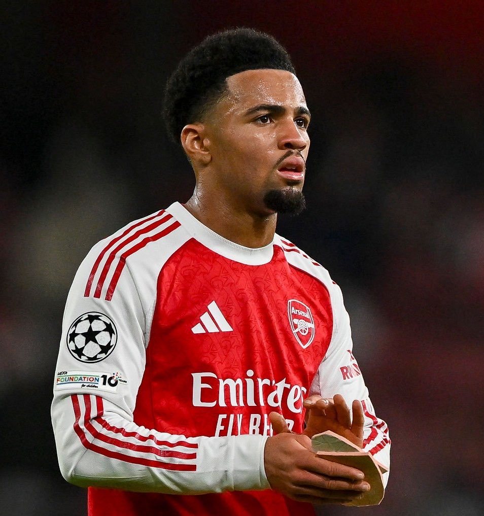 记者BenJacobs消息，多特蒙德希望引进一名多面手右路攻击手，伊桑·恩万内