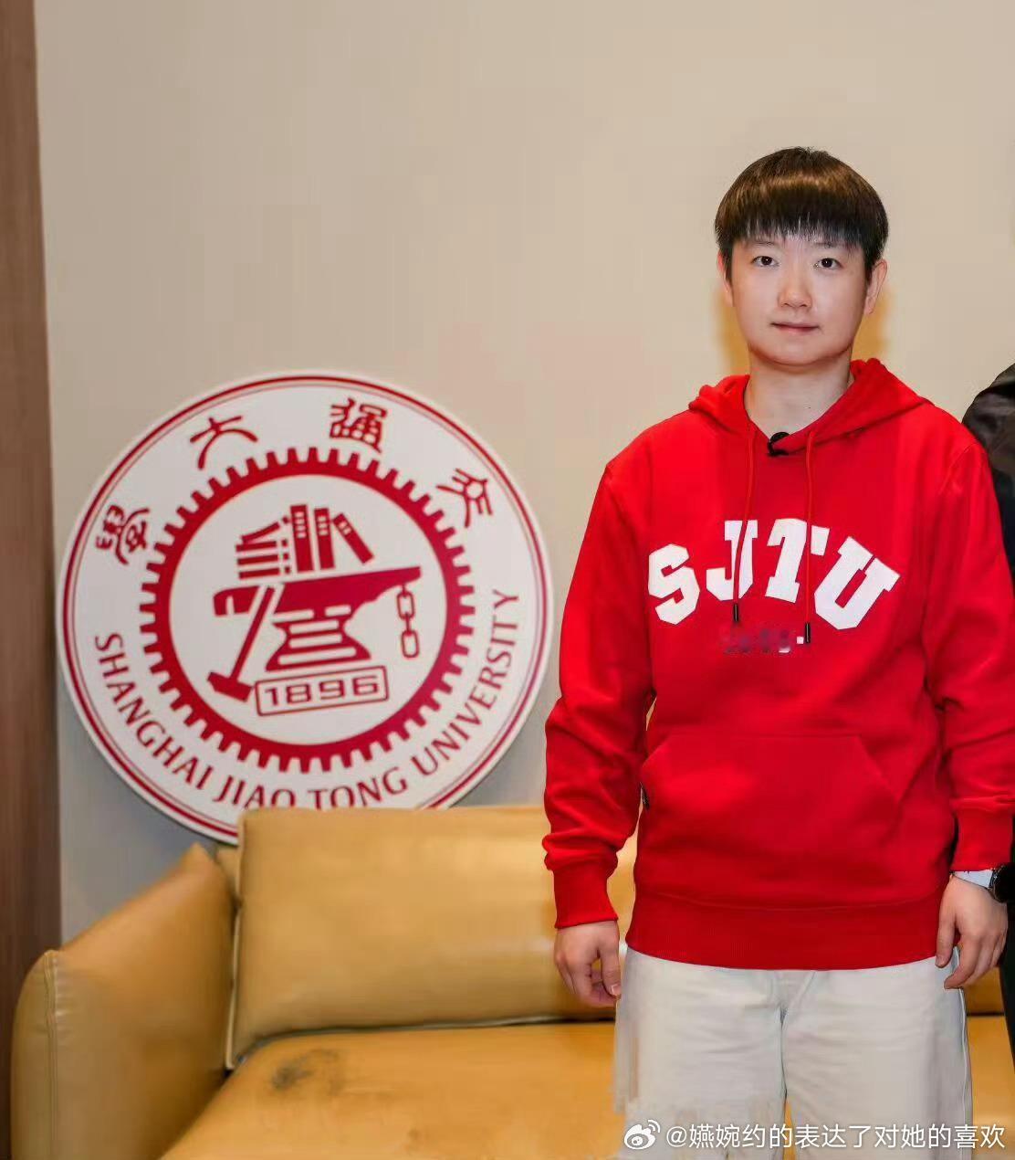 我摸摸摸摸摸摸摸摸孙颖莎，我摸摸摸摸摸我孩子孙颖莎