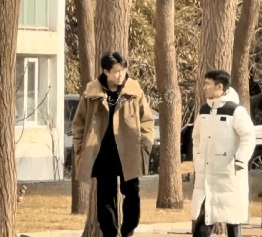 王楚钦又换高端名车！这波代言真是把档次拉满！因为和合作车企代言，自己的座驾也经常