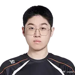 理性讨论，zeus是不是吃定制版本红利最多的上单?s12战士剑魔玩的稀烂，被ki