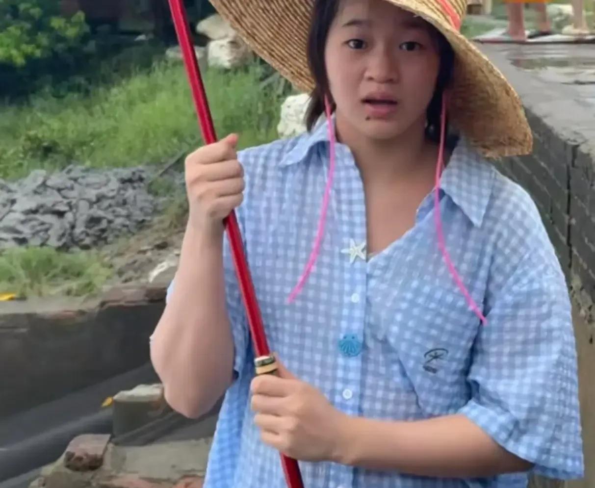 全爸全哥只要晒照片主角肯定是全红婵钓鱼的画面。人们都知道全红婵有三大爱好，钓鱼