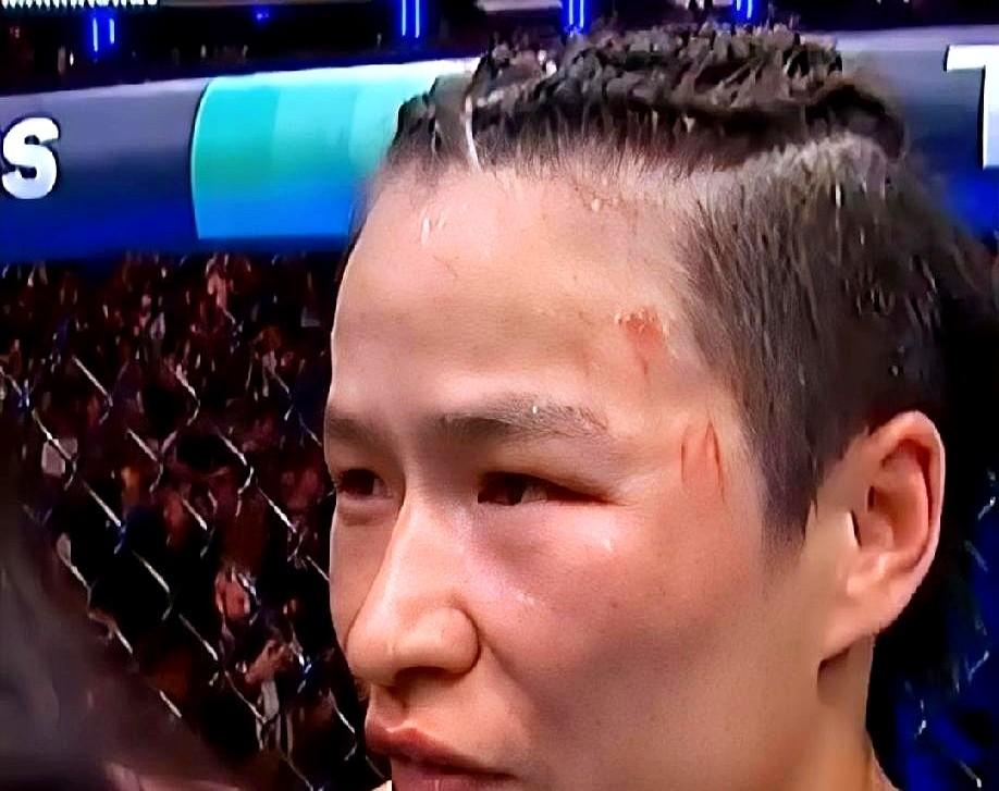 张伟丽UFC292挑战舍甫琴科输了，但评论区没骂反而全是夸？升重冲蝇量级冠军