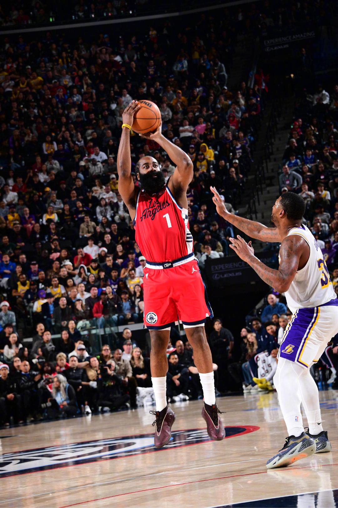 难得今天快船赢球，又看到有人拿哈登的命中率在说事了。确实哈登今天20投6中的命中