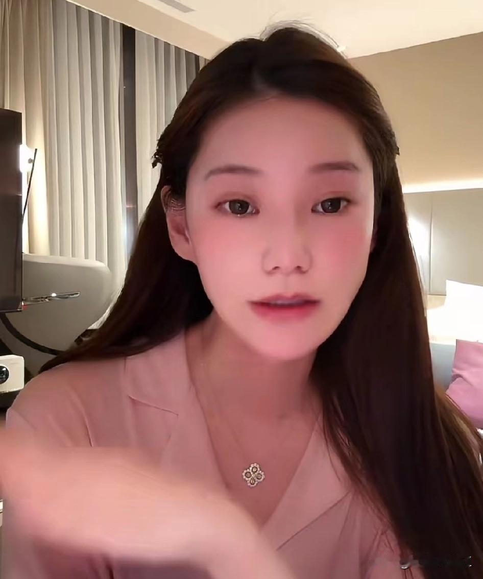 汪小菲发脾气的时候，马筱梅为什么会笑？刚刚，马筱梅直播时说:“有时候老板发脾