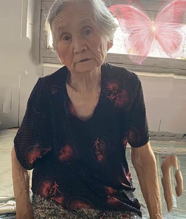 老妈今年93岁，我在心里恨她，她咋不快点S呢？都要把我折磨死了。我今年60岁，身