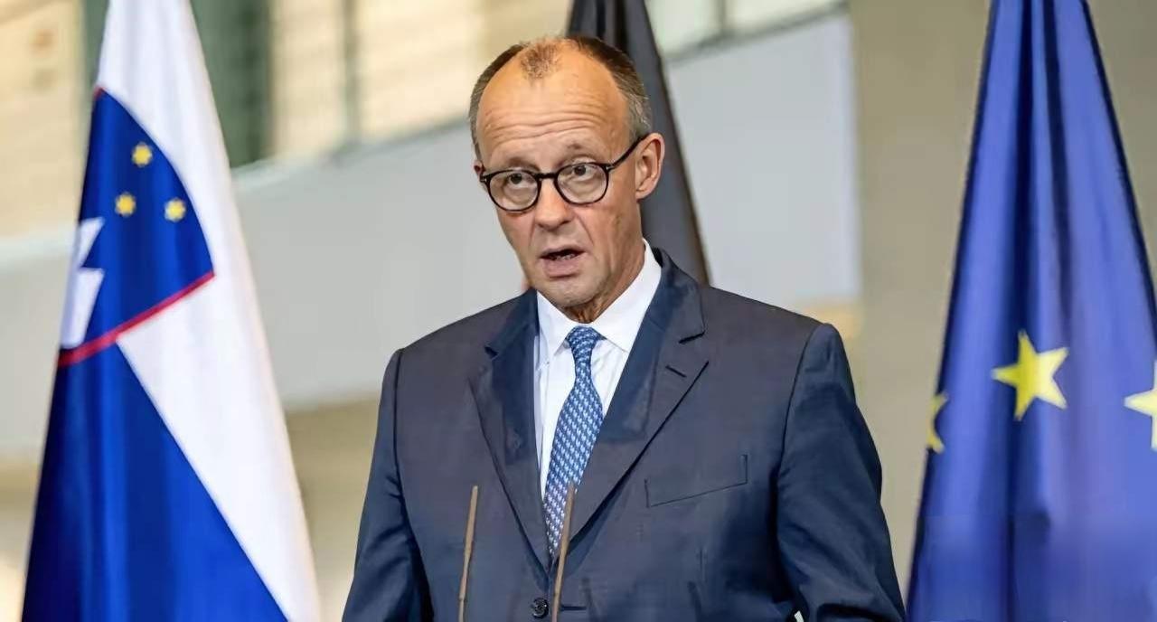 欧尔班这次算是彻底捅了马蜂窝！身为匈牙利总理、欧盟成员国领导人，他竟然擅自决定出