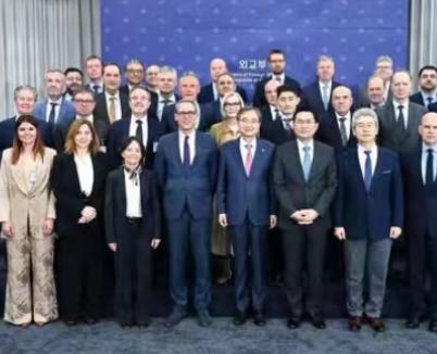 狼真的来了！30个国家驻北约大使或者代表到达日本，他们的这次访日，大概率会成为