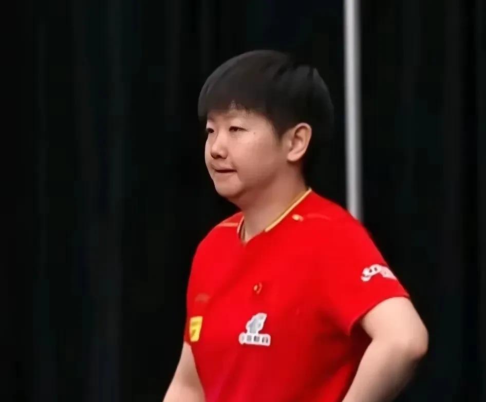 孙颖莎今天首盘双打，这是球迷都没想到的吧。深圳大学今天五盘，莎莎有双打和单打，