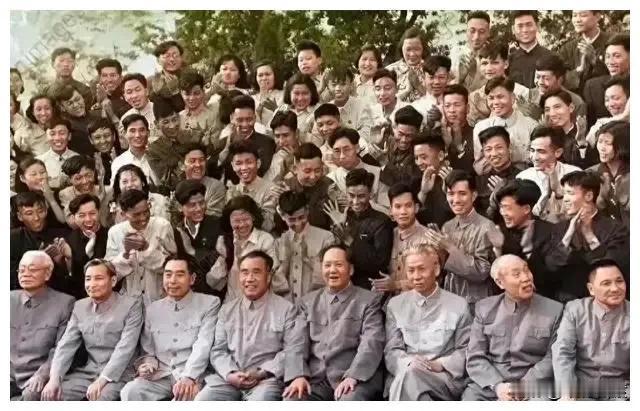 几乎是在瞬间，我就被照片上的人物表情震撼到了。这种真实的表情是无论如何也装不出的