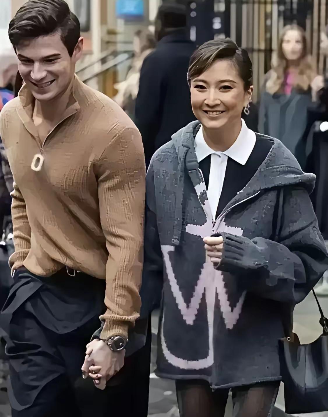 没想到，异国他乡居然看到了，明明瘦了一大圈，还是能被一眼就认了出来。