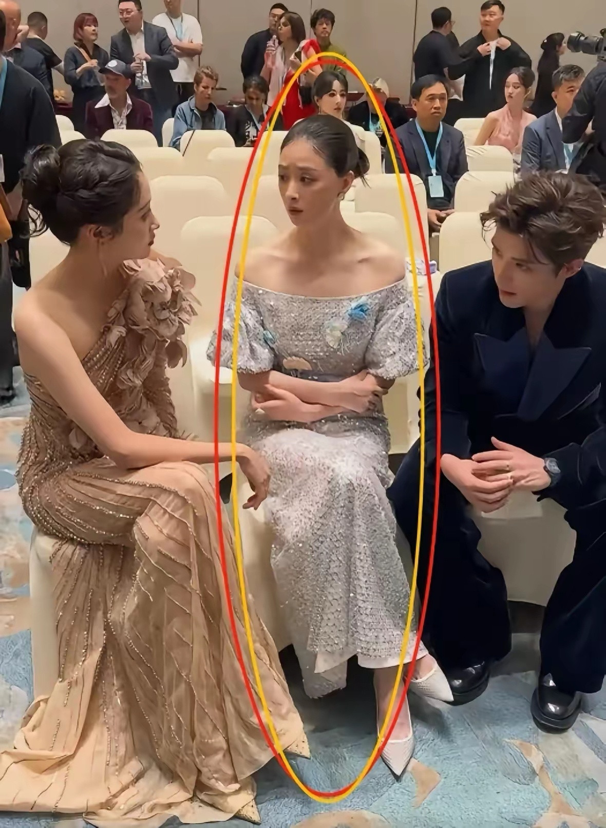 老实说，她真的很不上镜。。