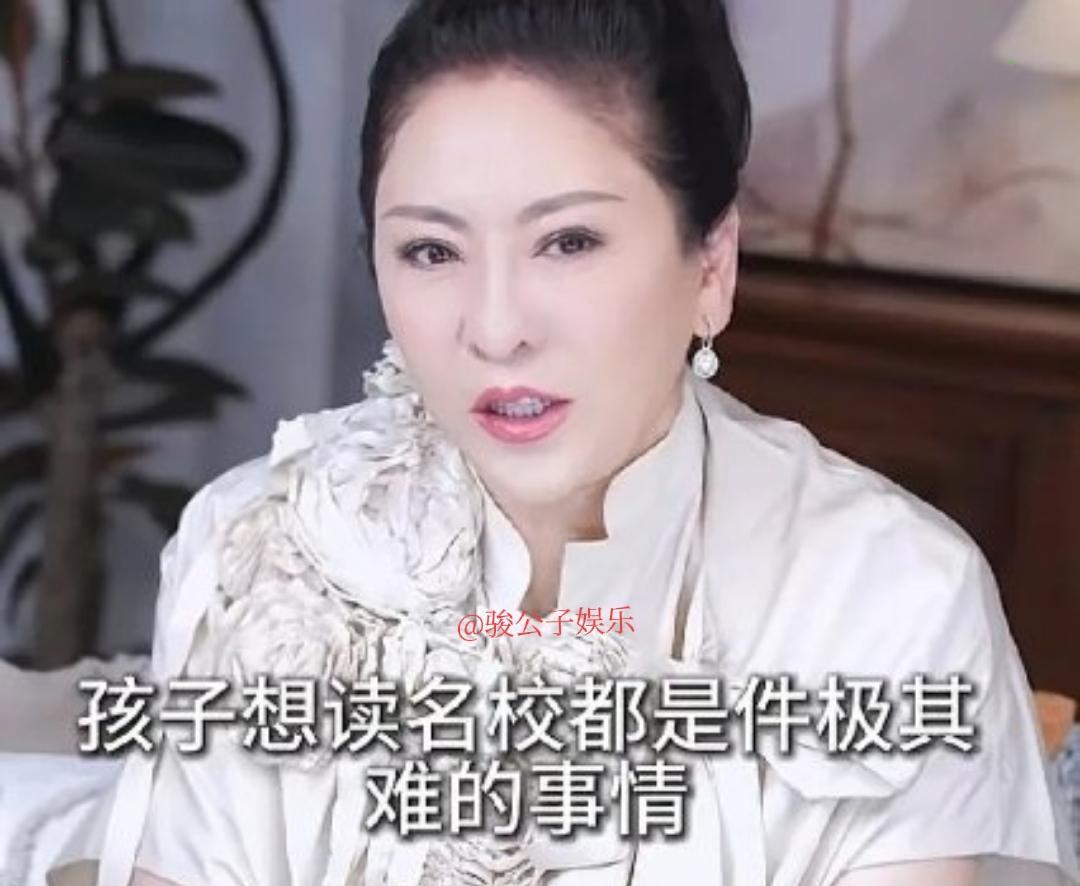 向太坦言，无论贫富，孩子进名校都难。当年为让向佐入读香港顶尖学校，她费尽心思。第