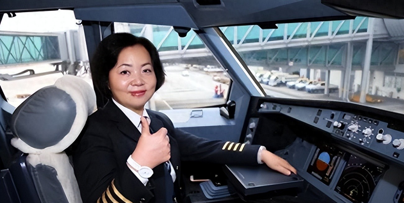 王牌女飞行员刘宇环：退役后遭多家航空公司疯抢，身价一路飙升，最终成为国内最贵民航女机长，这位从军营走
