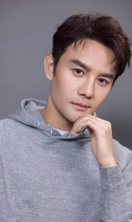 王凯估计很难结婚了，原因很简单，不是他年纪大，没人喜欢，而是他早就看透了婚姻