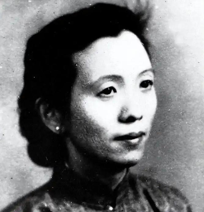 南京解放后，一位阔太太来到35军：我是陈修良，让你们军政委出来.1949年4月，
