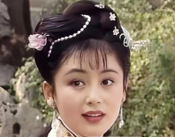 陈红是不是大陆第一美人？看她和陈德容、章子怡合照你就有答案了