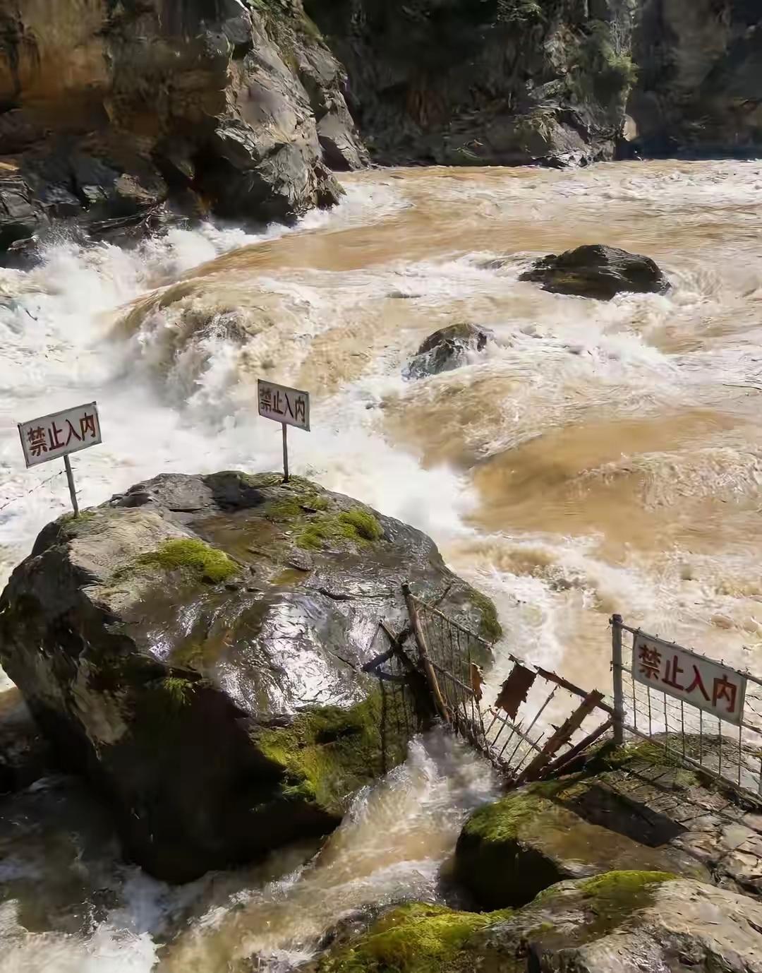 “就差这一张照片！”虎跳峡那个准新郎，遗体在水底卡了10天，3月6号总算让水下探