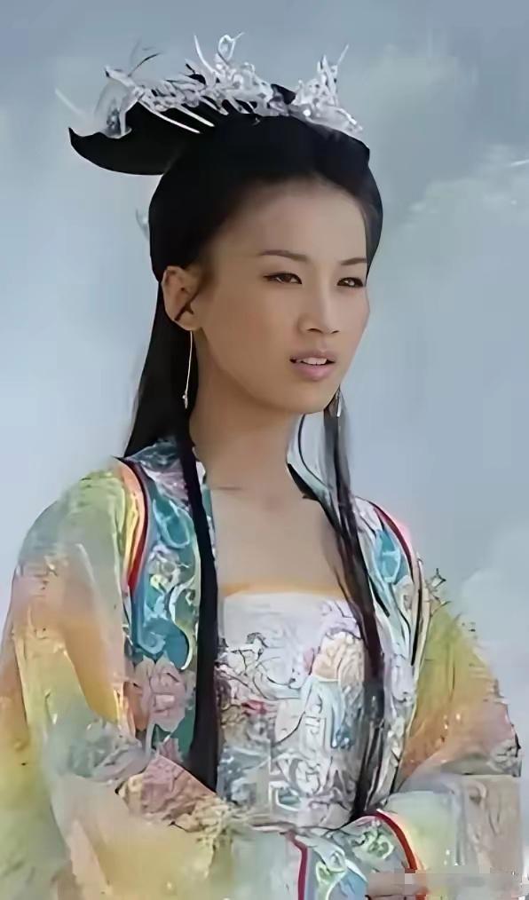 黄圣依妈妈说，我此生的遗憾，不是没有教育好女儿，也不是在她困难时没有拉她一把，而